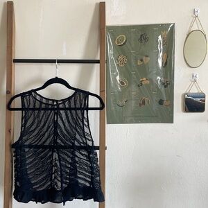 Free people lace top with button details down the back. Never worn 🫶